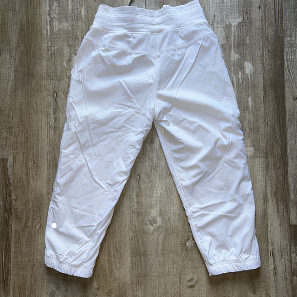 Lululemon cropped athletic pants - Picture 2 of 3